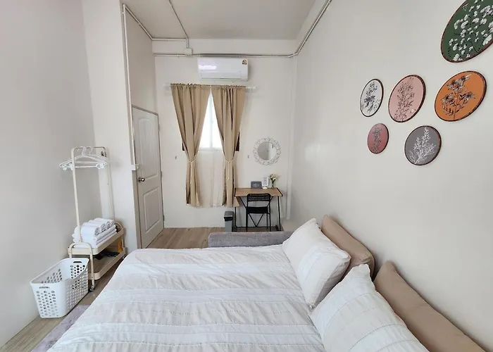 펜션 3-story House, 2-bedroom Near Bts And Sathorn Pier, Daisy And Rocco's