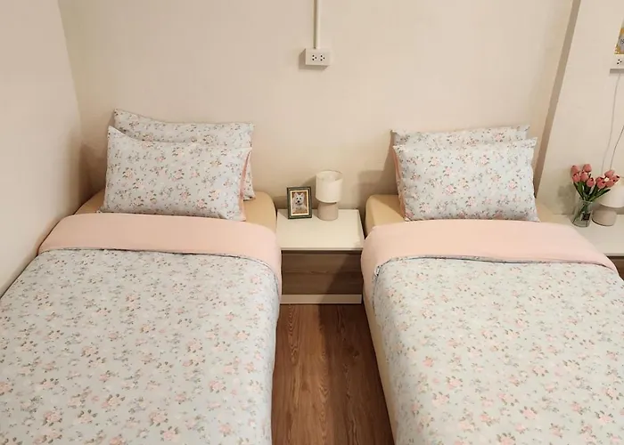 3-story House, 2-bedroom Near Bts And Sathorn Pier, Daisy And Rocco's * 방콕