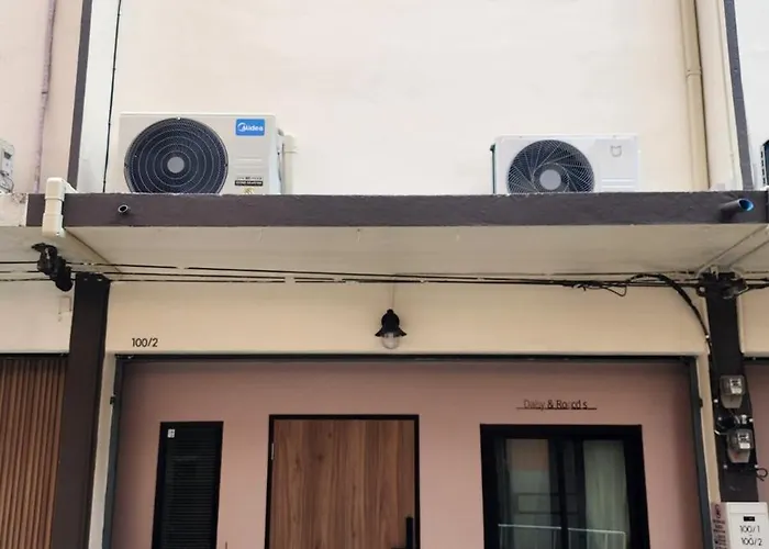 3-story House, 2-bedroom Near Bts And Sathorn Pier, Daisy And Rocco's 펜션