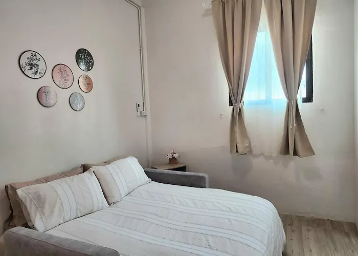 3-story House, 2-bedroom Near Bts And Sathorn Pier, Daisy And Rocco's *