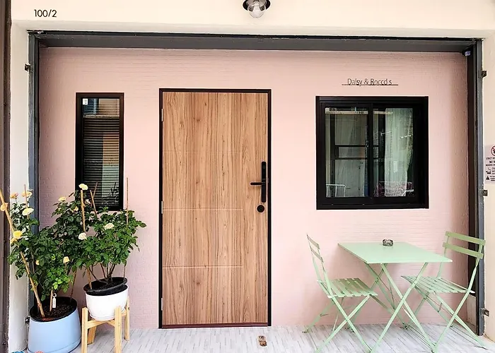 3-story House, 2-bedroom Near Bts And Sathorn Pier, Daisy And Rocco's * 방콕